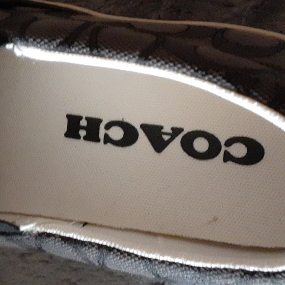 Coach - Picture 2 of 3